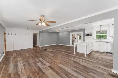 Living - 511 Bart Manous Rd, Canton, GA 30115 photo 1 of 5