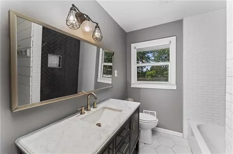 Bath - 511 Bart Manous Rd, Canton, GA 30115 photo 4 of 5