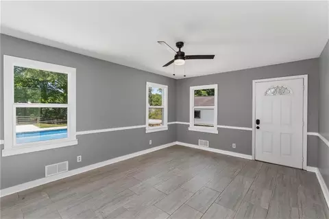 Living - 511 Bart Manous Rd, Canton, GA 30115 photo 4 of 5