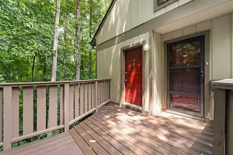 804 Woodcliff Dr, Sandy Springs, GA 30350