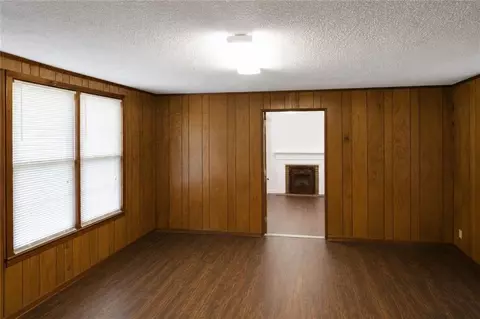 Living - 10021 Lavonia Rd, Carnesville, GA 30521 photo 2 of 3