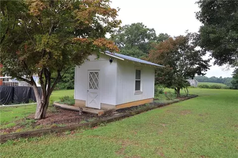 Exterior - 10021 Lavonia Rd, Carnesville, GA 30521 photo 2 of 2