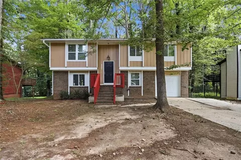 8862 Raven Dr, Jonesboro, GA 30238