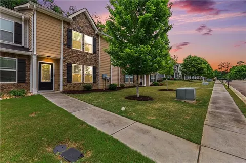 5960 Garden Cir, Douglasville, GA 30135