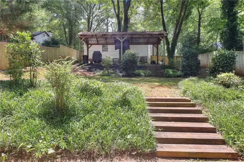 Exterior - 211 Mobley Cir, Monroe, GA 30655 photo 7 of 10