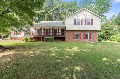 310 Timber Laurel Ln, Lawrenceville, GA 30043