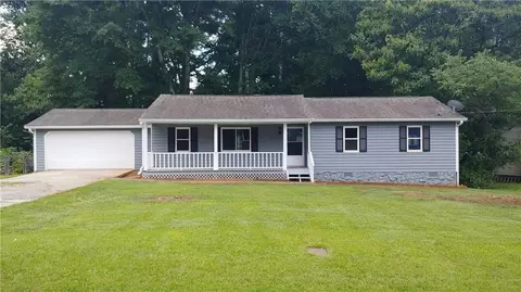 1118 Blazing Rdg, Lawrenceville, GA 30046