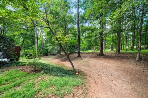 Exterior - 910 Freemanwood Ln, Milton, GA 30004 photo 6 of 14