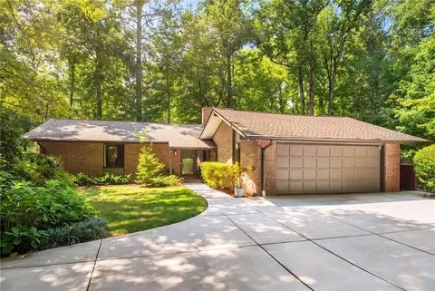 910 Freemanwood Ln, Milton, GA 30004