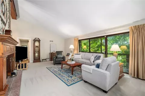 Living - 910 Freemanwood Ln, Milton, GA 30004 photo 2 of 2