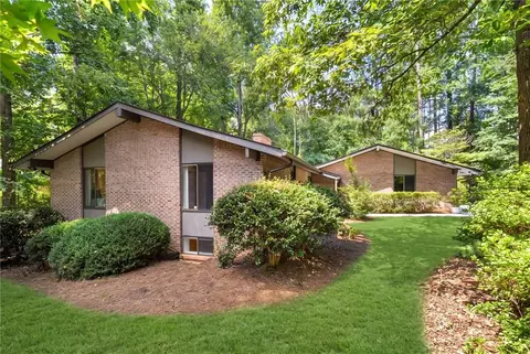 910 Freemanwood Ln, Milton, GA 30004