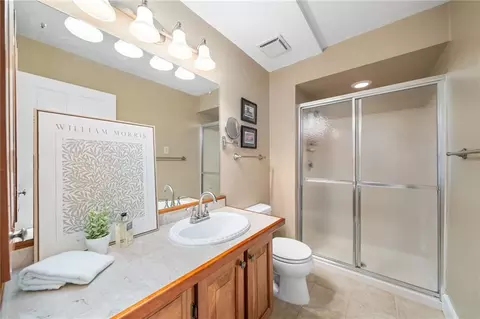 Bath - 910 Freemanwood Ln, Milton, GA 30004 photo 1 of 3