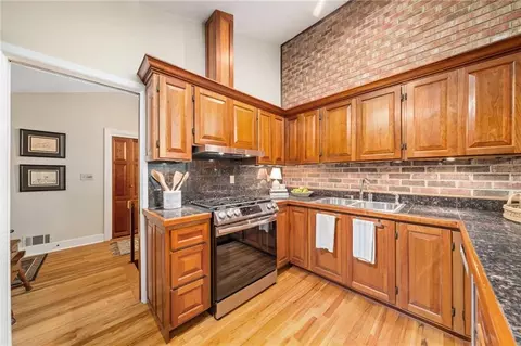 Kitchen - 910 Freemanwood Ln, Milton, GA 30004 photo 4 of 5