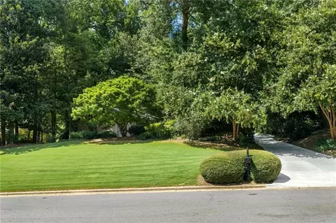 Exterior - 910 Freemanwood Ln, Milton, GA 30004 photo 7 of 14