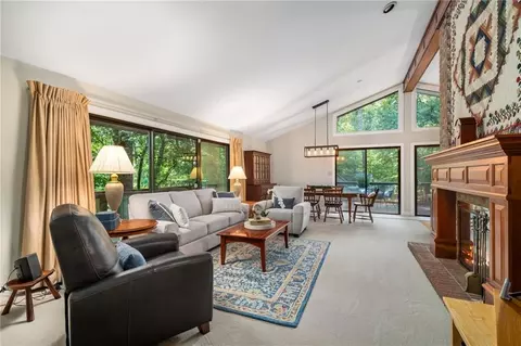 Living - 910 Freemanwood Ln, Milton, GA 30004 photo 1 of 2