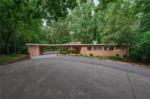 644 Mark Trl, Woodstock, GA 30188