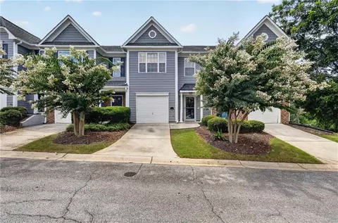 6647 Splashwater Dr, Flowery Branch, GA 30542