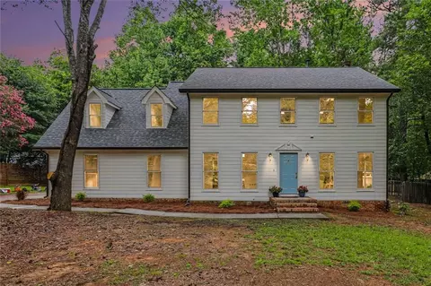 120 Marilyn Ct, Fayetteville, GA 30214