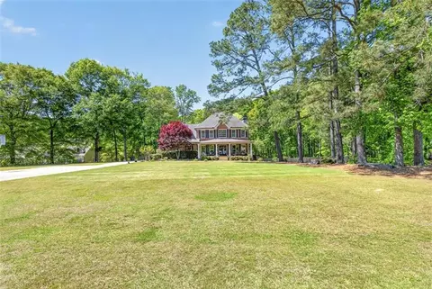 2700 Bay Ridge Dr, Loganville, GA 30052