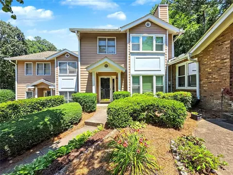 184 Peachtree Hollow Ct, Atlanta, GA 30328
