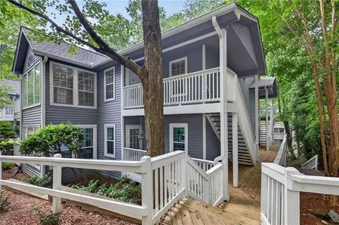 1010 Gettysburg Pl, Sandy Springs, GA 30350