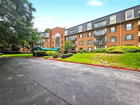 28402 Plantation Dr NE, Atlanta, GA 30324