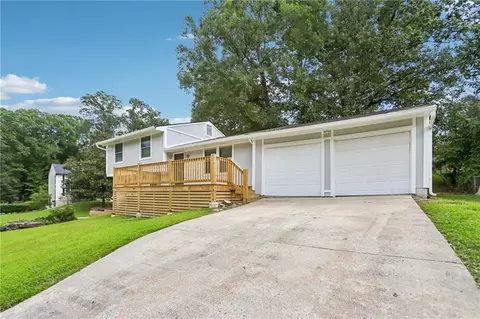 3020 Forestside Ln, Atlanta, GA 30349