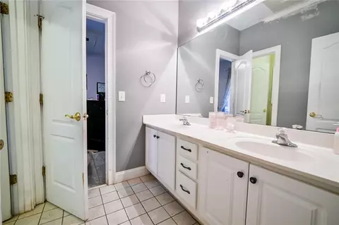 Bath - 12426 Edgewater Dr, Hampton, GA 30228 photo 6 of 9