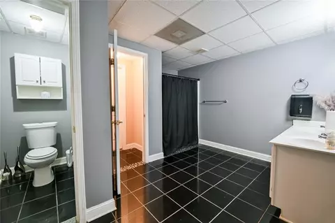 Bath - 12426 Edgewater Dr, Hampton, GA 30228 photo 8 of 9