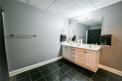Bath - 12426 Edgewater Dr, Hampton, GA 30228 photo 9 of 9