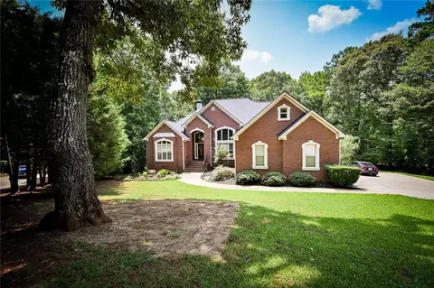 Exterior - 12426 Edgewater Dr, Hampton, GA 30228 photo 3 of 11