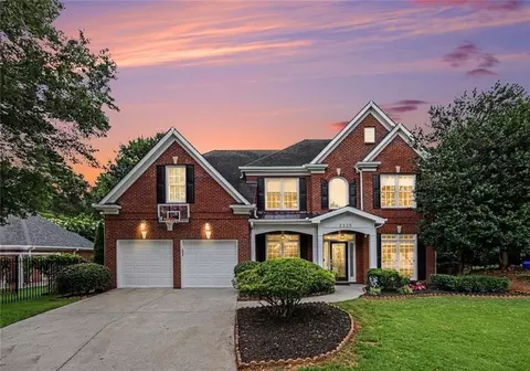 2335 Oakshire Ct, Decatur, GA 30033