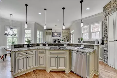 Kitchen - 3487 Binghurst Rd, Suwanee, GA 30024 photo 9 of 12