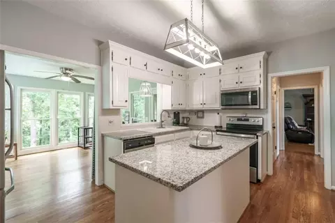 Kitchen - 2811 Ike Stone Rd, Monroe, GA 30656 photo 2 of 4