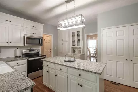 Kitchen - 2811 Ike Stone Rd, Monroe, GA 30656 photo 4 of 4