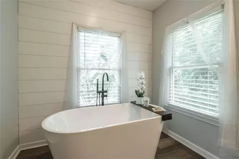 Bath - 2811 Ike Stone Rd, Monroe, GA 30656 photo 4 of 13