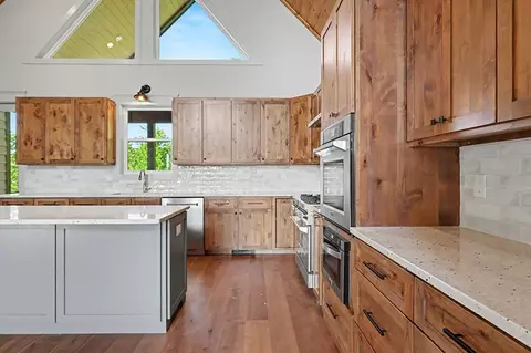 Kitchen - 383 Rustic Barn Trl, Morganton, GA 30560 photo 7 of 10