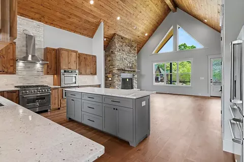 Kitchen - 383 Rustic Barn Trl, Morganton, GA 30560 photo 5 of 10