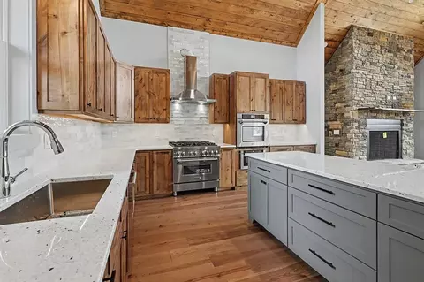Kitchen - 383 Rustic Barn Trl, Morganton, GA 30560 photo 4 of 10