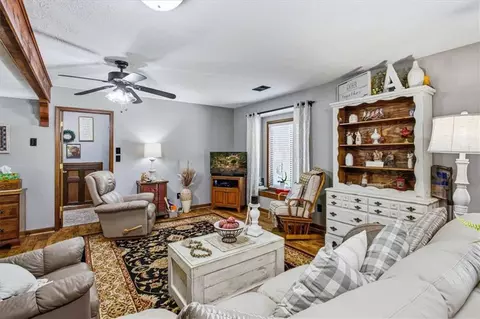 Living - 235 Roberts Rd, Covington, GA 30016 photo 8 of 9