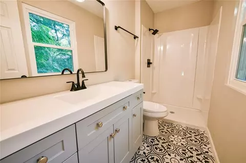 Bath - 3053 Brook Ln, Rex, GA 30273 photo 1 of 4