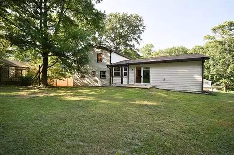 Exterior - 3053 Brook Ln, Rex, GA 30273 photo 5 of 7
