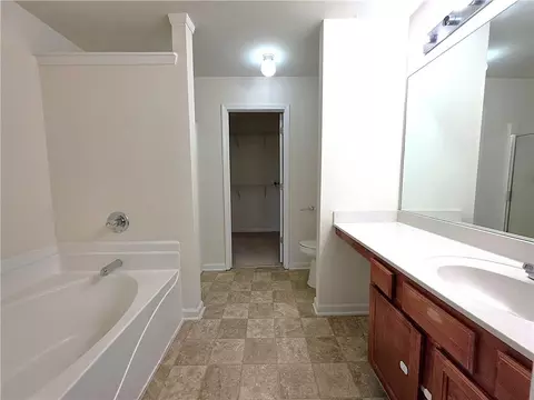 Bath - 1908 Dilcrest Dr, Duluth, GA 30096 photo 1 of 5