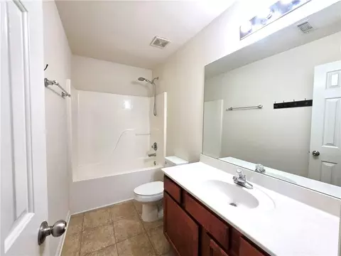 Bath - 1908 Dilcrest Dr, Duluth, GA 30096 photo 5 of 5