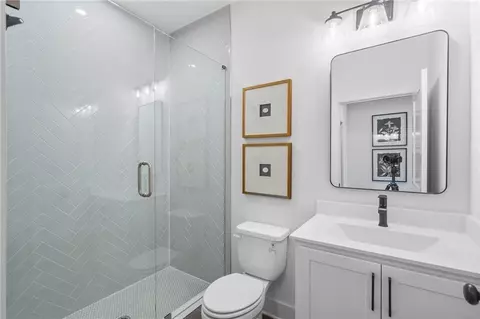 Bath - 1979 Catnap Ct, Chamblee, GA 30341 photo 1 of 2