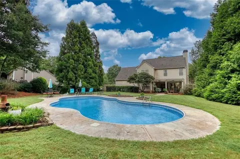 Exterior - 528 Ansley Forest Dr, Monroe, GA 30655 photo 5 of 10