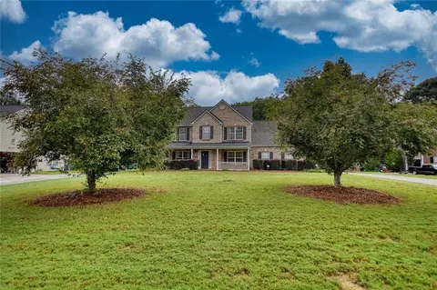 Exterior - 528 Ansley Forest Dr, Monroe, GA 30655 photo 2 of 10