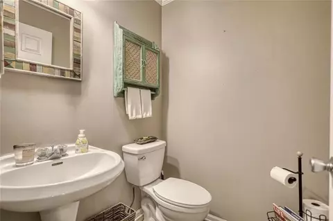 Bath - 528 Ansley Forest Dr, Monroe, GA 30655 photo 1 of 3