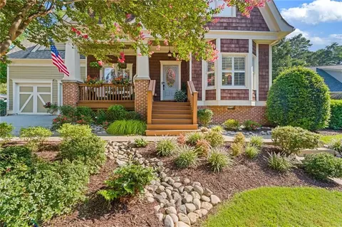 536 Peachtree Oak Dr, Norcross, GA 30071