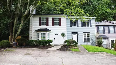 1082 Huntington Trce SE, Smyrna, GA 30082